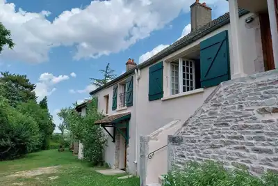 Image de Private, recently renovated 2 bedroom 2 bedroom home in Mellecey - Burgundy