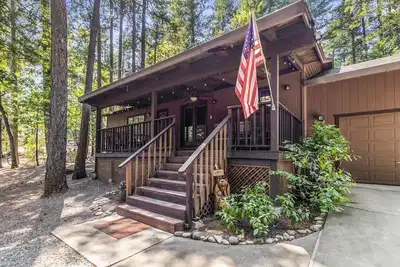 Image de Country Lake Retreat. New on the market! Special rate. Book now.