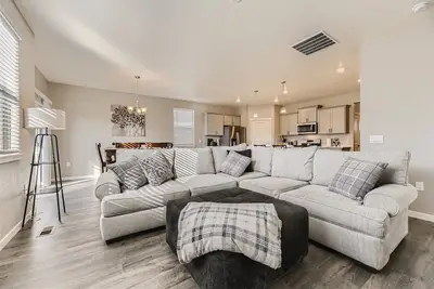 Image de Cozy Ranch-Style Retreat Spacious & Serene