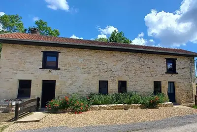 Image de Gîte la Longère - 3 chambres - 2 salles de bain - salle Spa - Clévacances 3*