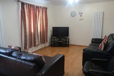 Image de Spacious Home from Home! Perfect for Farnborough Airshow.