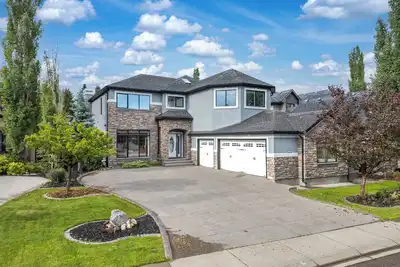 Image de Whole House/ Top-Notch Area /8 Bedroom/ On Fish-Creek Park/Sleeps 25 Persons