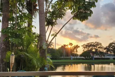 Image de Enjoy Coastal Townhome w/ sunset views! Near The Gulf’s most popular beaches!