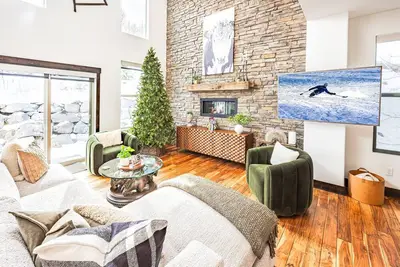 Image de Gorgeous Mountain Retreat, Private Hot Tub, Common Pool, Amenities Galore!