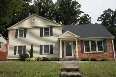 Image de Spacious Potomac Haven Near Dc – Walkable, Cozy, and Perfect for Remote Work!