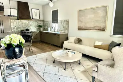 Image de Charming & sophisticated 2-bedroom townhome with WiFi/cable in beautiful Atlanta