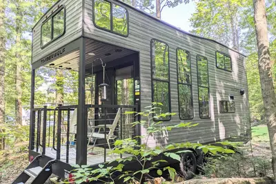 Image de Ultra Modern Tiny Home with Ac Full Kitchen and Laundry near Torch Lake