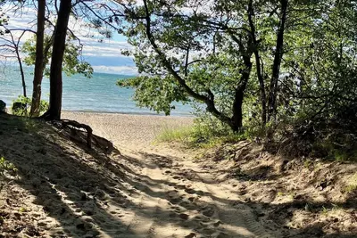 Image de Hot Tub, pristine beach access, 2-bdrm cottage with Ac, WiFi near Port Austin #2