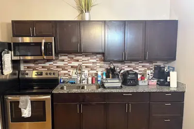 Image de Downtown Spacious Industrial\n420 friendly Loft Apt with free parking. No Parties