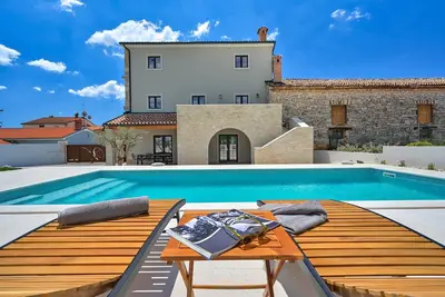 Image de Villa Vitassi\nCharming 4-bedroom villa with a private pool located in Pula.