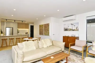 Image de Derby St Townhouse-Modern 3-Br Townhouse in Merivale-Perfect for Month-Long Stay