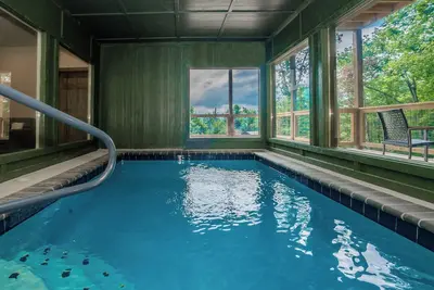 Image de SmokyHollow: Pool, Mtn Views, Movie Room, Games, Hot Tub, Wifi, near Attractions