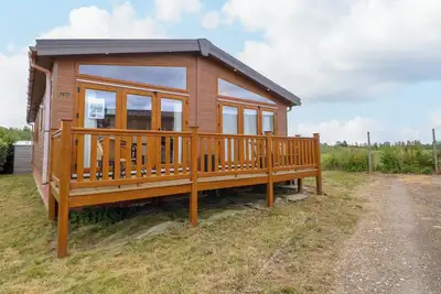 Image de Lodge 26, Fishing Lakes, pet friendly, with a garden in Stonham Aspal