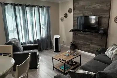 Image de By the Beach - Unit B\nBeautiful Beachside Retreat