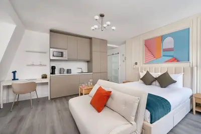 Image de Cozy London Studio Apartment Near Tower Bridge & Brick Lane | Bed, Kitchen, Bath