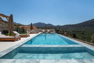 Calmo Luxury Villa Ii, with Pool Tranquil Elegance