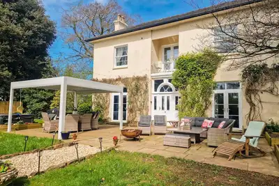 Image de Moonstone Villa - Huit Chambres Villa, Couchages 18