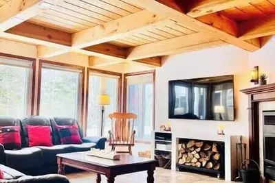 Image de Chalet familial et Spa à proximité du Mont Orford