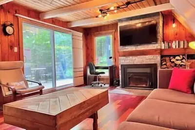 Image de Chalet tout inclus avec Spa près du Mont Orford