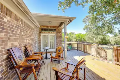 Image de 1 Mi to Stillhouse Hollow Lake: Texas Family Home