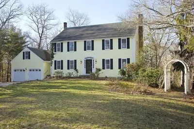 Image de Charming large 4-bedroom house in Scituate 1 mile from beach