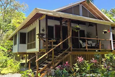 Image de A Serene Island Beach Retreat With Optional Car
