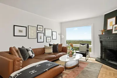 Image de Beach House with ocean and sunset views + 3 mins to sand and surf