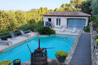 Image de Charmant T2 entouré d'un écrin de verdure au calme avec accès piscine autorisé