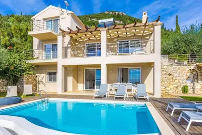 Image de Villa Penelope - Quatre Chambres Villa, Couchages 8