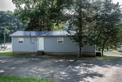 Image de Cozy 2-bedroom cabin in delightful Albany on Dale Hollow Lake /w Slip #21