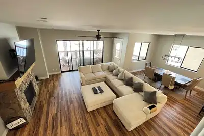 Image de Flagstaff Ranch Home - Amazing golf course view! 6Beds-10Guests