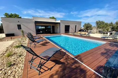 Image de Villa contemporaine piscine privative hauteurs de Nîmes quartier calme