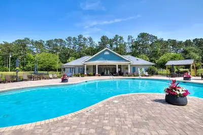 Image de \"Penthouse on the big Pond\" Lake Marion, Sc at the Club Wyndham Resort\nSleeps 10