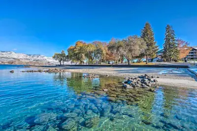 Image de Stunning corner condo with shared pool and hot tub, Ac, patio, & W\/D