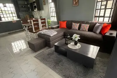 Image de Cozy cottage with free WiFi in charming Nanyuki with rooftop Mt. Kenya views.