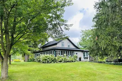 Image de Welcome to the Mill! Charming Three Oaks Farmhouse-Dog friendly on 2 acres.