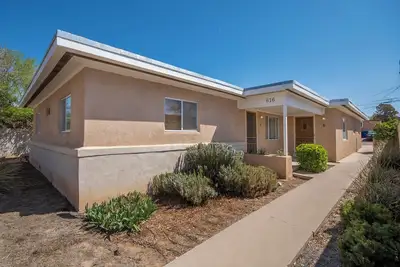 Image de Cozy 2bd 1ba near Nob Hill Garage & Ac