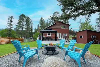 Rocky Mountain Oasis B&B | Bbq, Fire Pit |