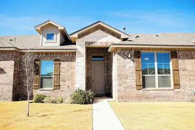 Image de Charming retreat nestled in a peaceful neighborhood & conveniently located!