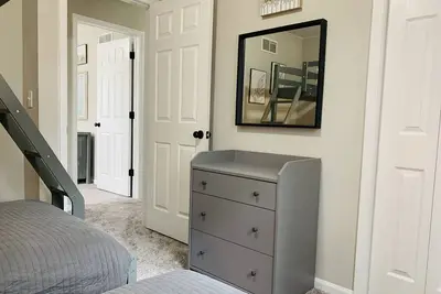 Image de Cheerful 3 bedroom home on wooded acre. Near to Port Huron and Lake Huron.