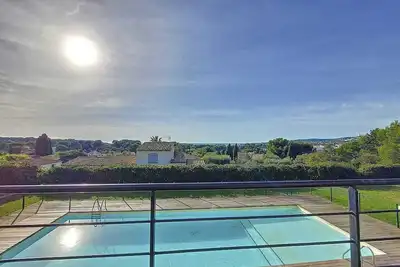 Image de Appart avec vue mer excep à Sanary, 10mn à pied calanques et plage, piscine