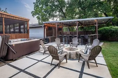 Image de Ol' Sarge: Century-Old Retreat, Outdoor Amenities & Cozy Charm