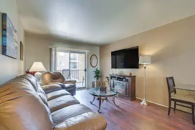 Image de 1 Mi to Beach: Lake Havasu City Condo w/ Balcony
