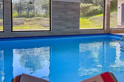 Image de Modern Sfeervol Appartement met Zwembad, Direct bij de Skipiste en Golfbaan, in Winterberg