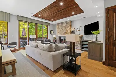 Image de Grand Hyatt|Charming and Warm Familial Townhome with Premium Finishes