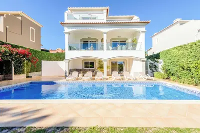 Image de Stunning 4 Bedroom Villa located on Boavista Golf & Spa Resort, Lagos, Portugal