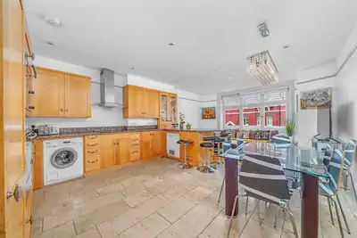 Image de Brilliant 6 Bed Flat in London\n