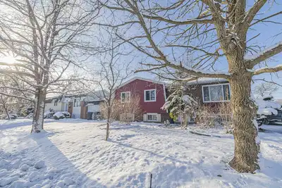 Image de Entire Renovated 5bdr House in Chambly, All New! Swimming pool