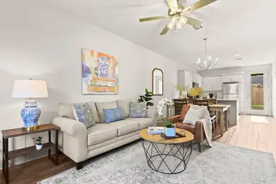 Image de Charming 2-bedroom townhome in peaceful Watson 2 Bedroom 2. 5 bath