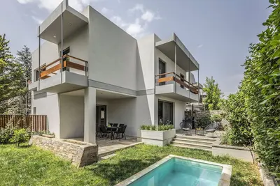 Private Villa with Bbq & Pool